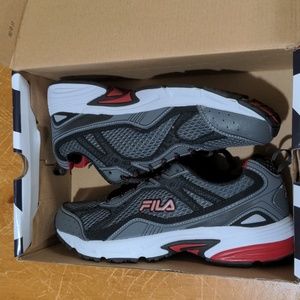 Men's Fila Windshift 15 size 8 4E